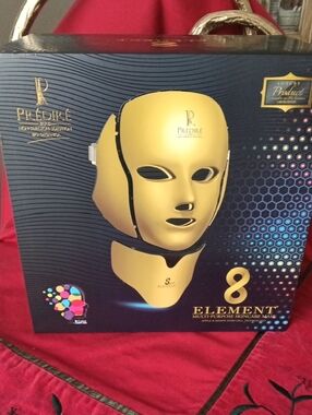 Prédiré 8 Element Gold Facial LED Skincare Mask